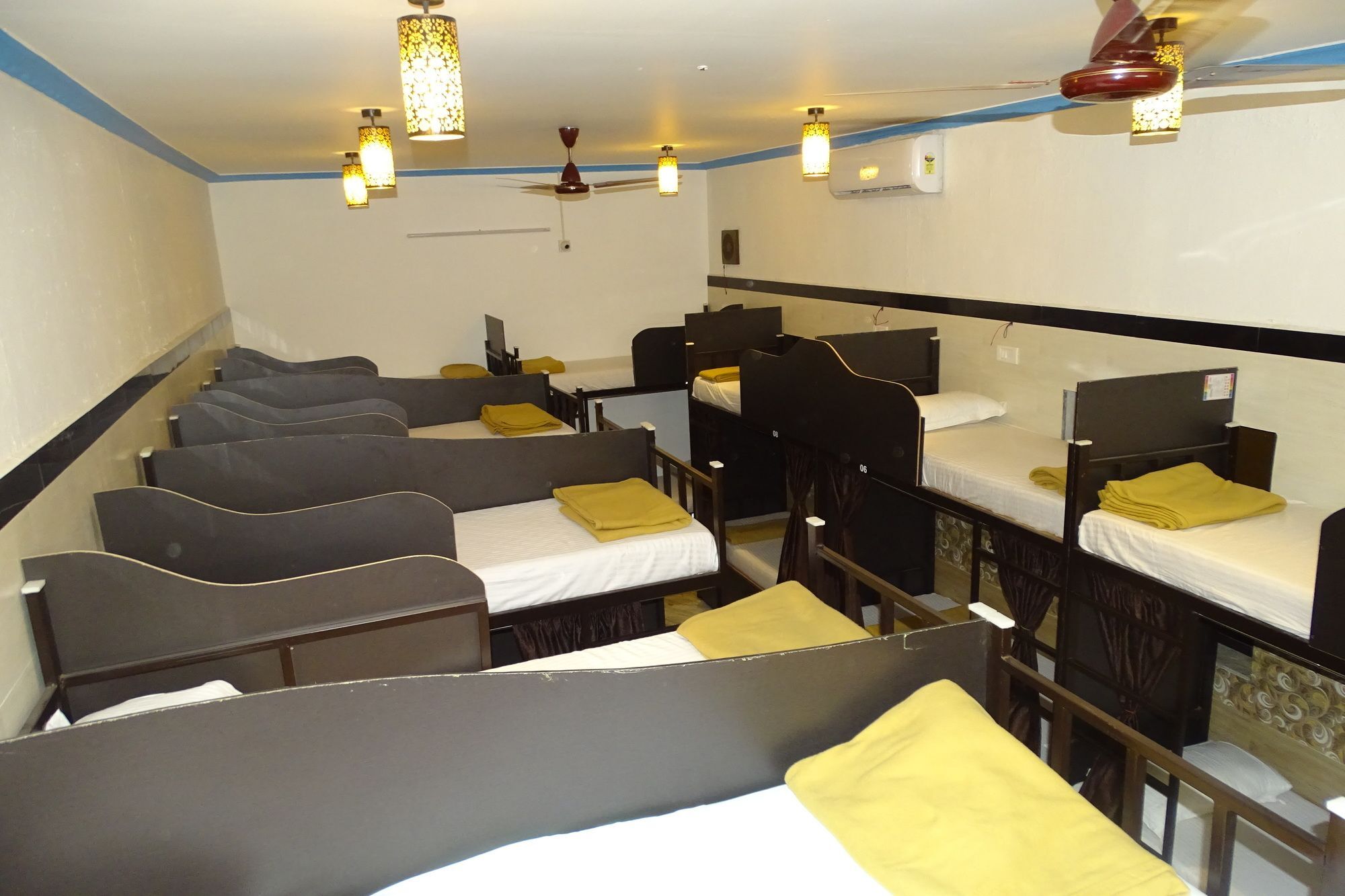 Sunshine Backpackers, Airport Hostel Mumbai Exterior photo